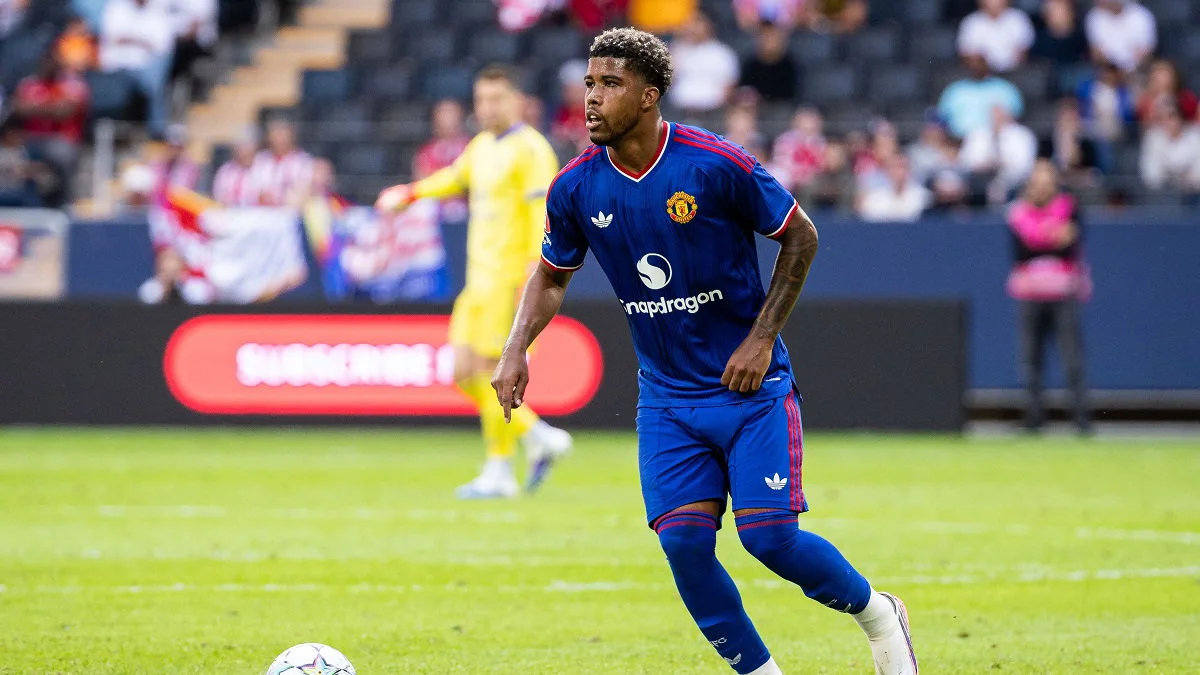 Andrey Santos saat menjalani sesi latihan bersama Manchester United