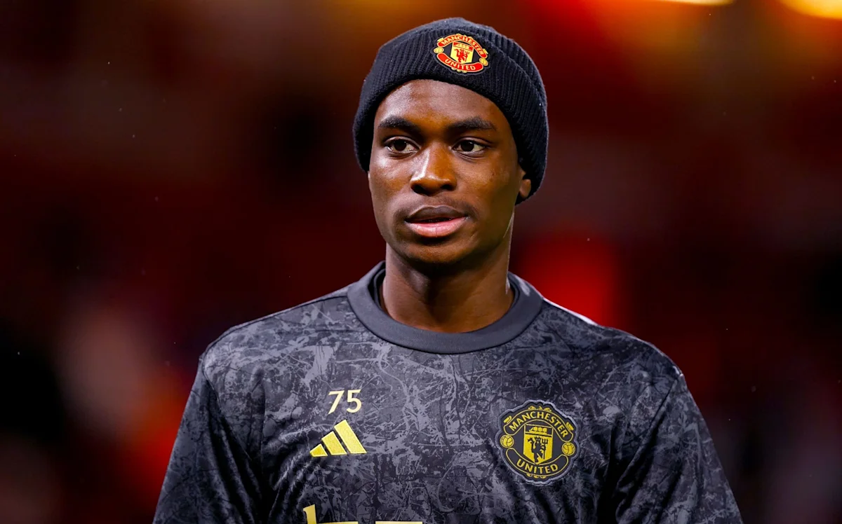 Arsenal dikabarkan mengincar dua pemain muda Manchester United di bursa transfer