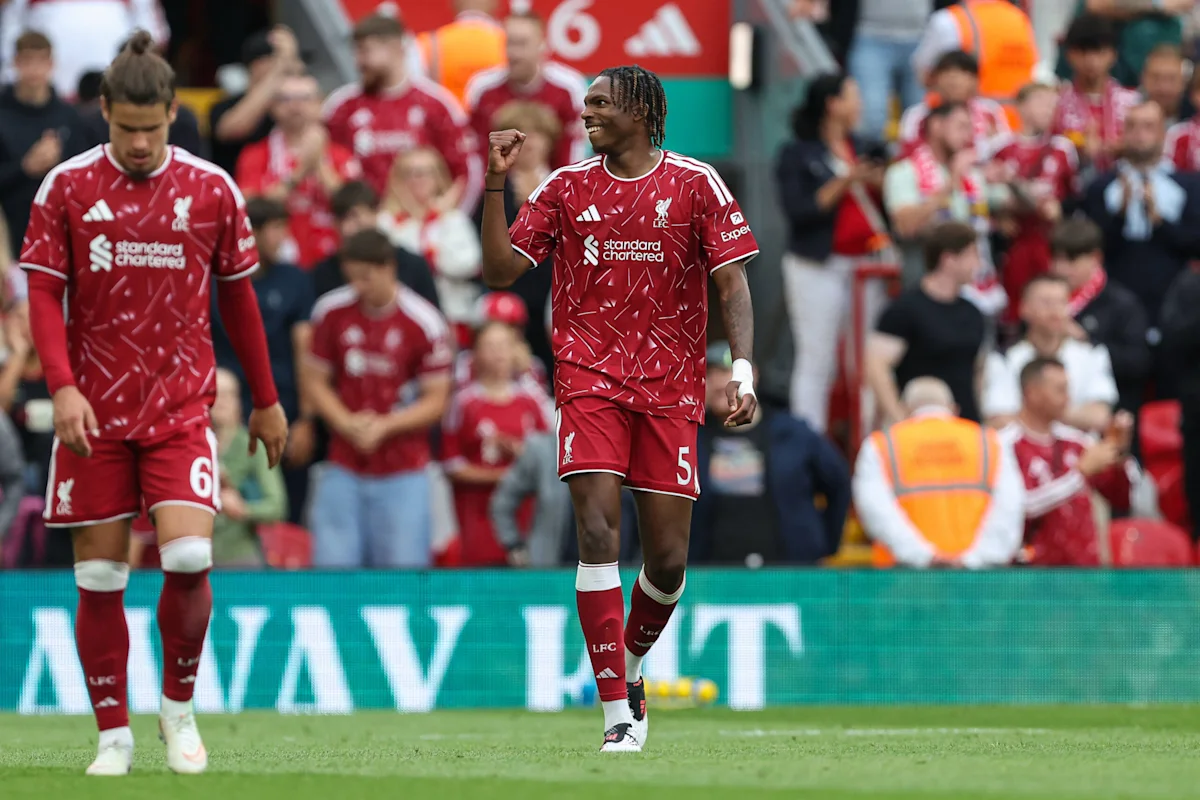 Jeremy Jacquet tampil gemilang cetak gol pada debutnya saat Liverpool kalahkan Como di Anfield