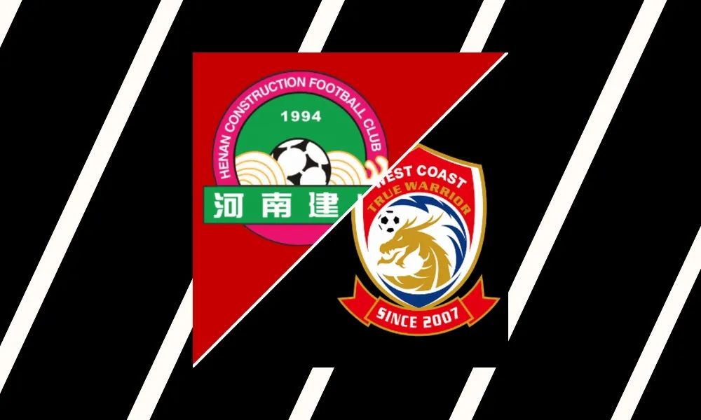 Duel pemain Henan dan Qingdao West Coast di Zhengzhou Hanghai Stadium