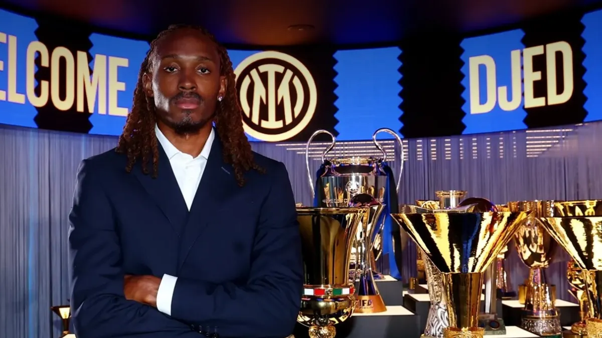 Inter resmi rekrut Djed Spence dari Tottenham dengan kontrak hingga 2031