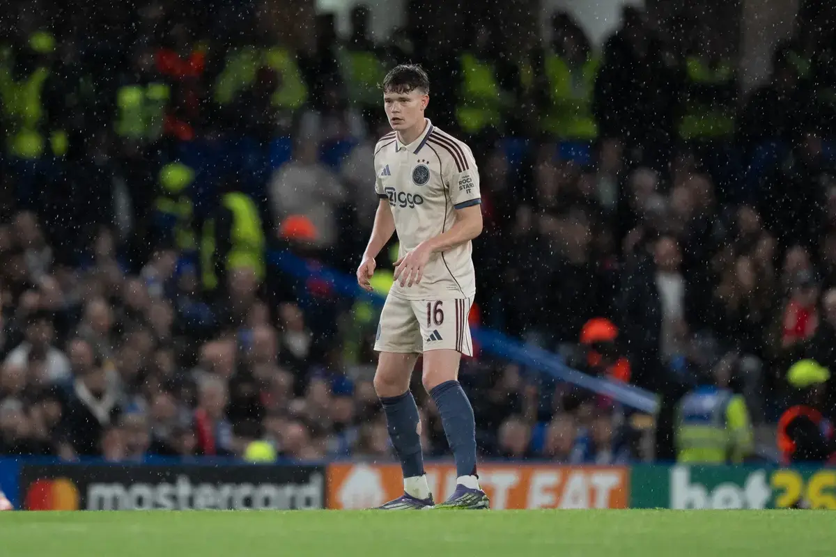 James McConnell dipastikan bertahan di Liverpool dan memupus harapan klub peminat
