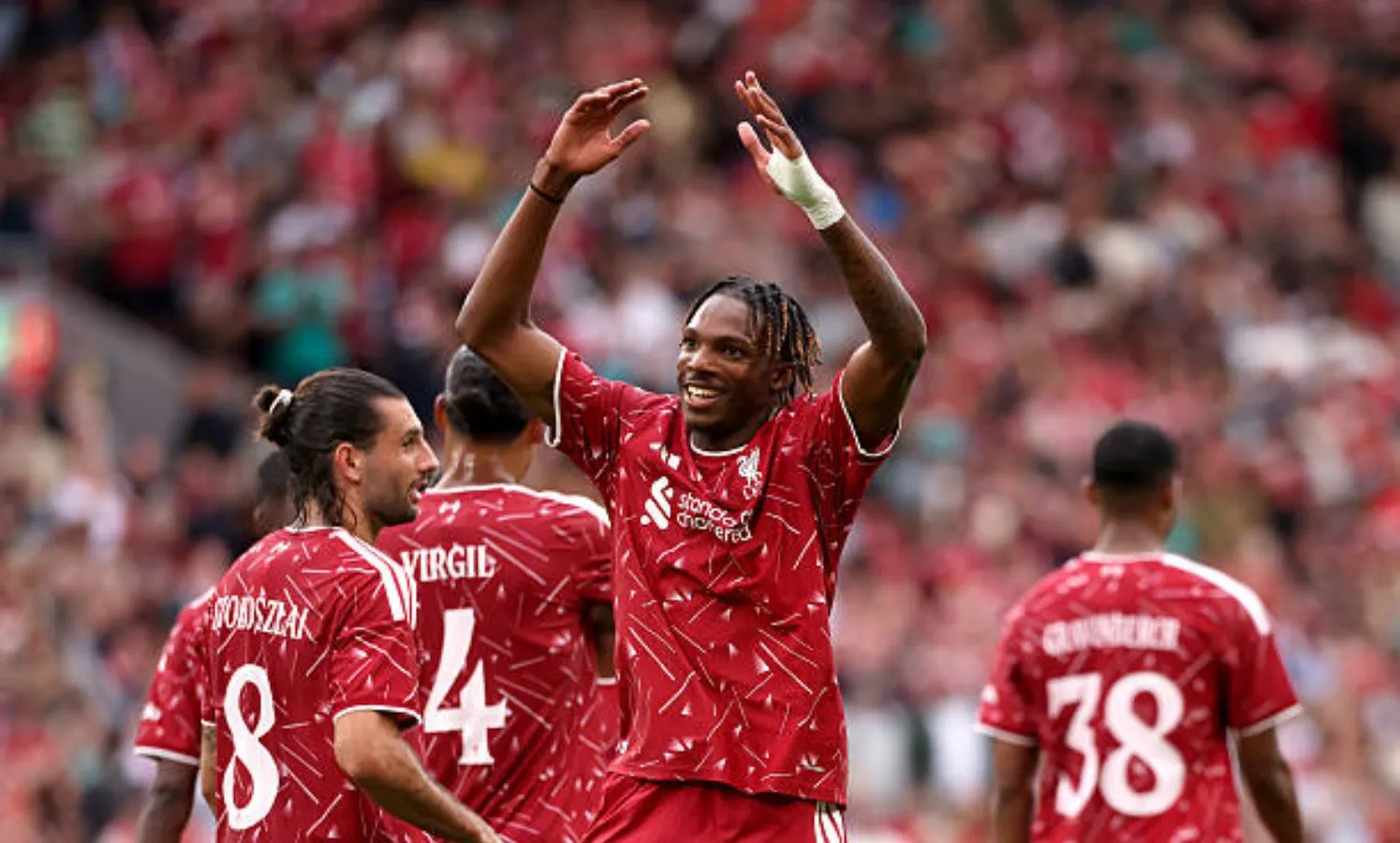 Jeremy Jacquet cetak gol di laga debut bersama Liverpool menghadapi Como di Anfield