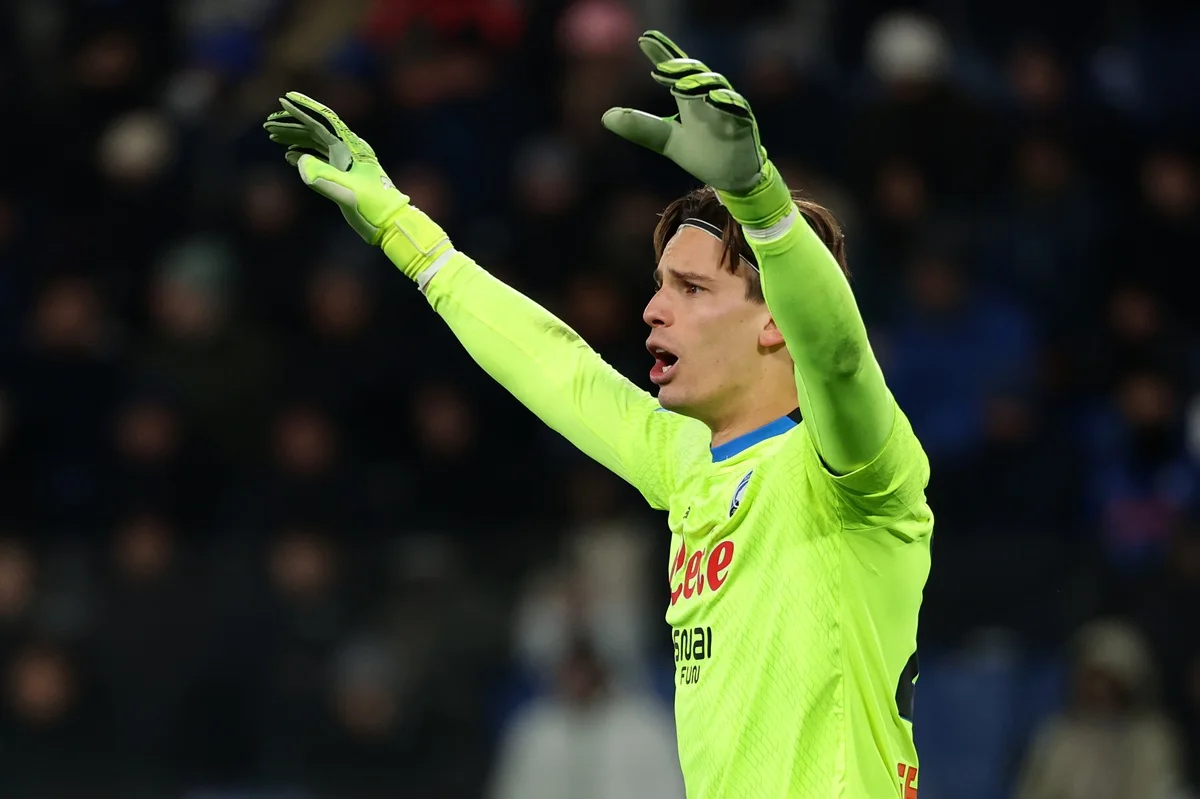 Zion Suzuki dan Marco Carnesecchi menjadi target perdebatan kiper baru Juventus