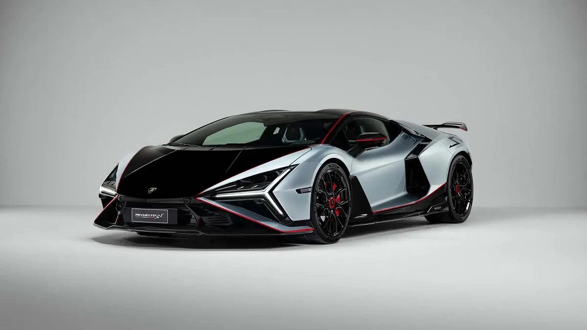 Lamborghini Revuelto SV hadir dengan tenaga hybrid 1.065 HP yang gahar