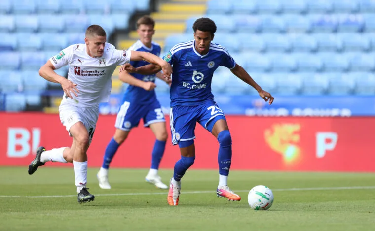Louis Page gelandang muda Leicester City dalam bidikan Manchester United