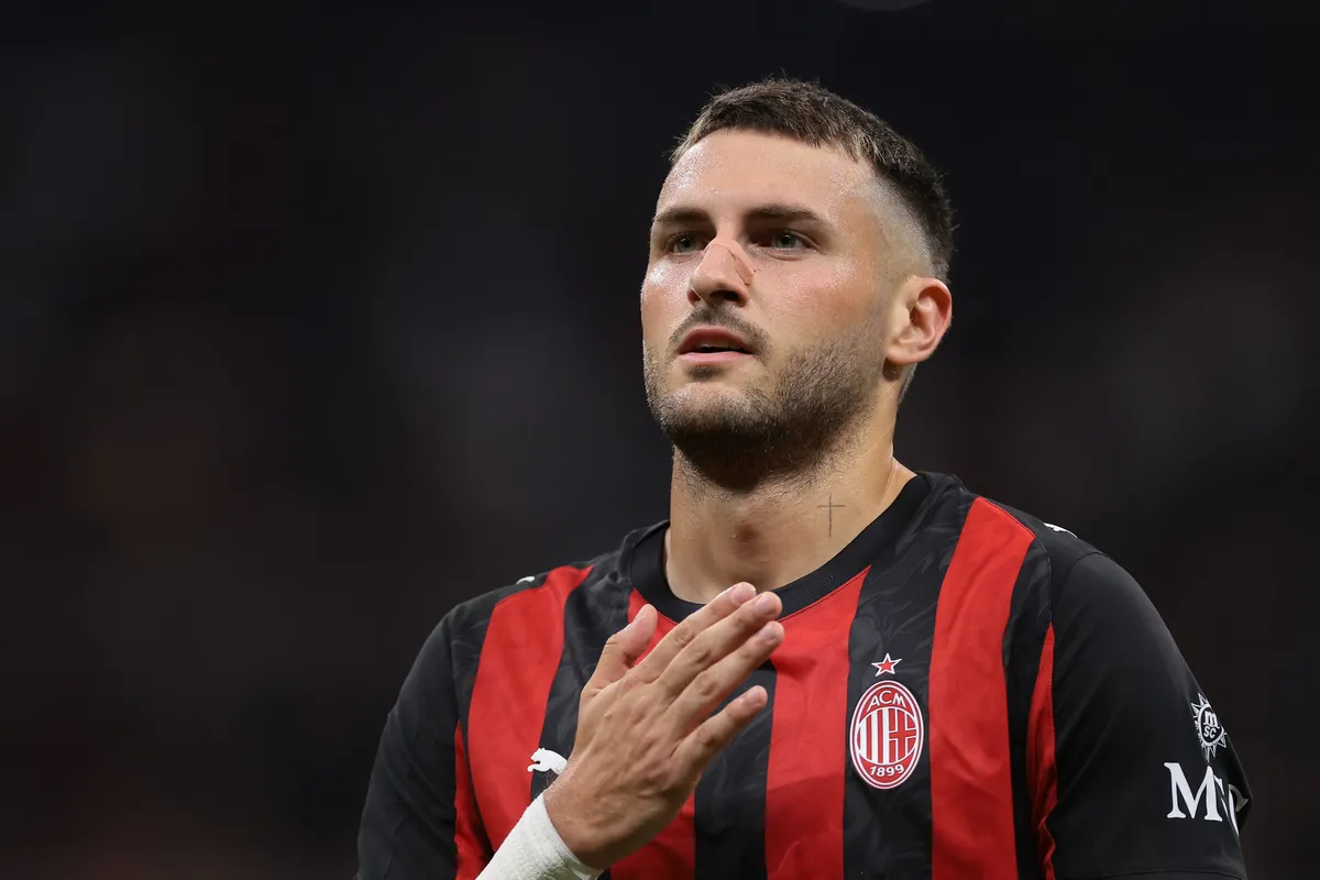 Milan Tolak Tawaran Porto untuk Santiago Gimenez, Ini Alasannya