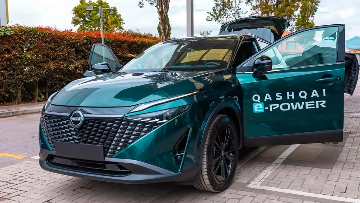 Mobil Nissan Qashqai yang berhasil menempuh jarak 2.000 km