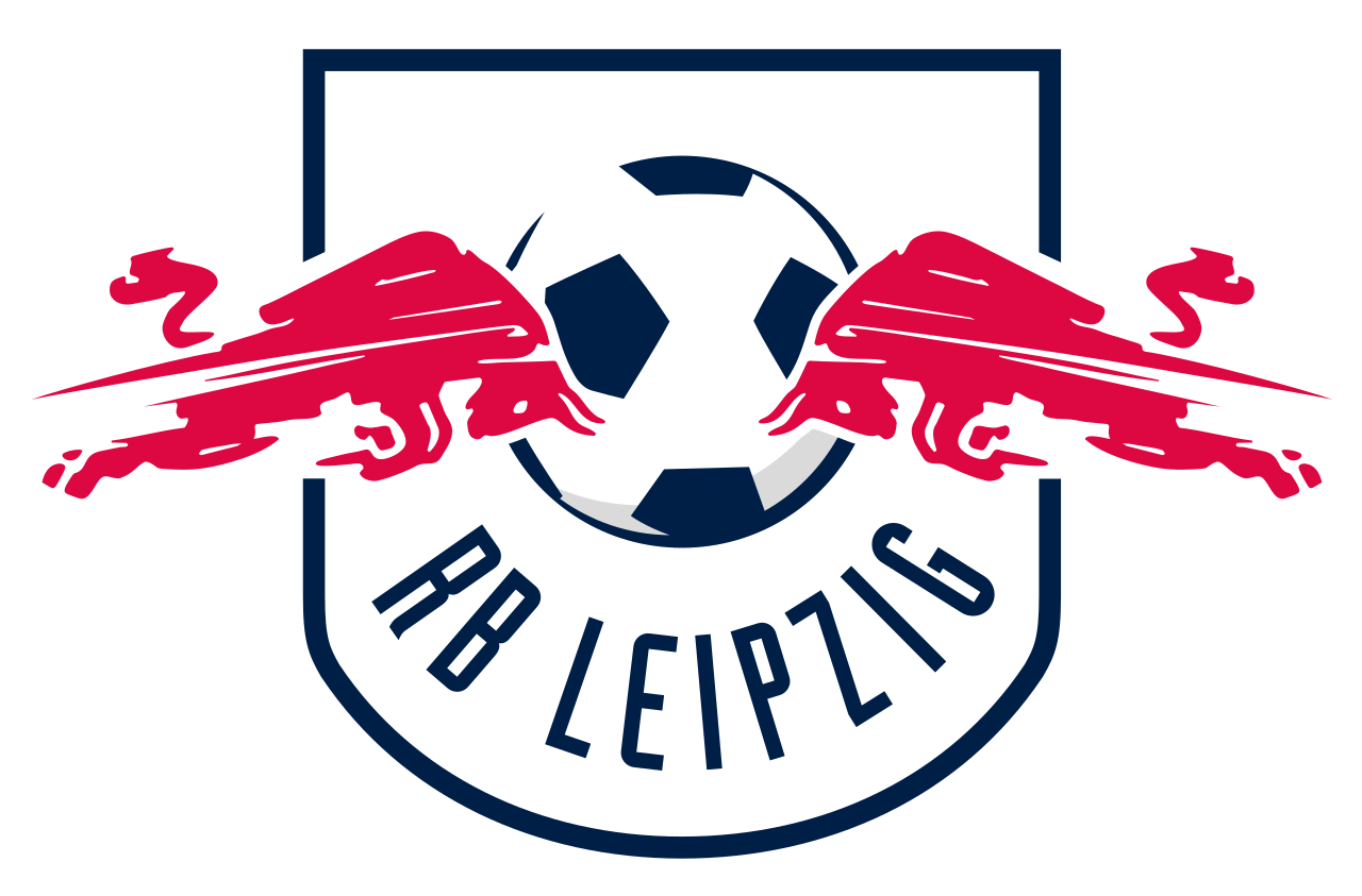 Pemain RB Leipzig merayakan kemenangan di lapangan hijau stadion kebanggaan