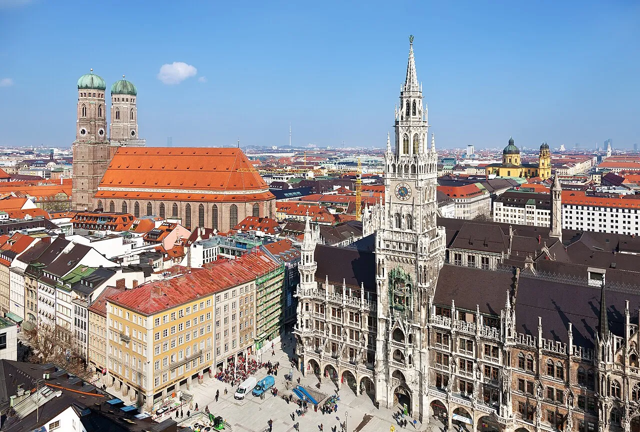 Pemandangan kota Munich di Jerman yang memperlihatkan arsitektur bersejarah