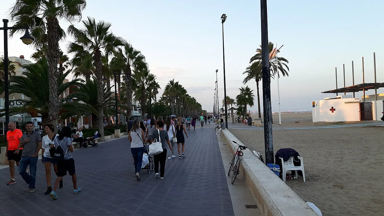 Pemandangan arsitektur bersejarah dan kawasan modern di Kota Valencia Spanyol