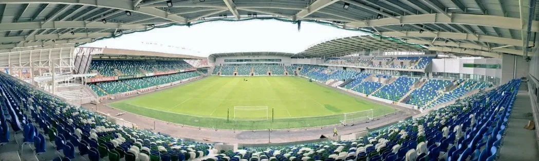 Profil stadion sepak bola Windsor Park di Belfast Irlandia Utara