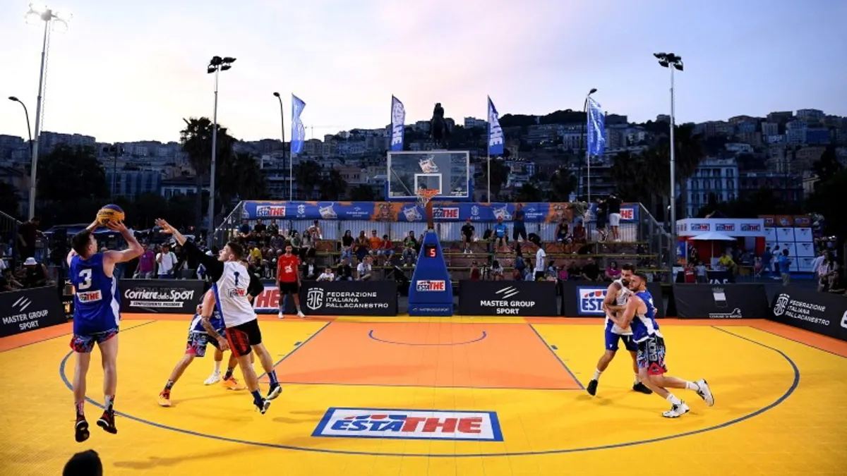 Suasana pertandingan final kompetisi basket Estathé 3x3 Italia Finals di Riccione