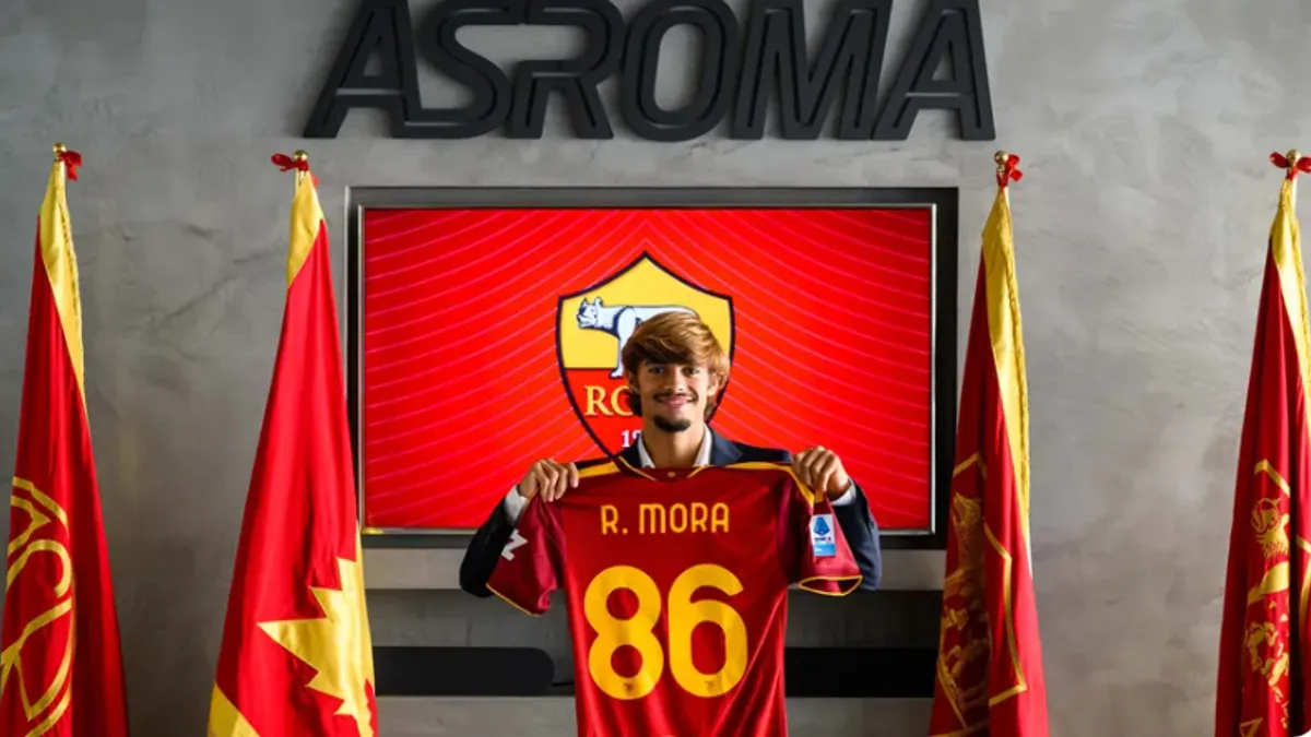 Rodrigo Mora resmi bergabung dengan AS Roma dan memilih nomor punggung 86