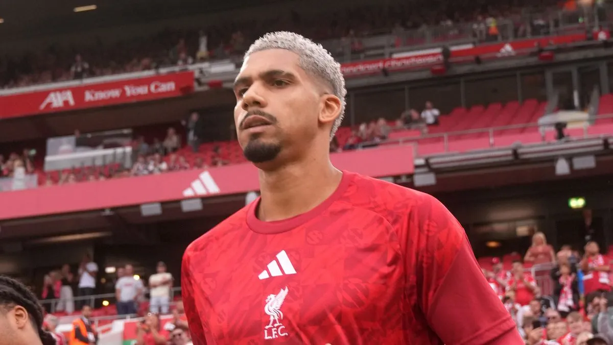 Ronald Araujo dinilai sebagai calon ikon baru lini pertahanan Liverpool musim ini