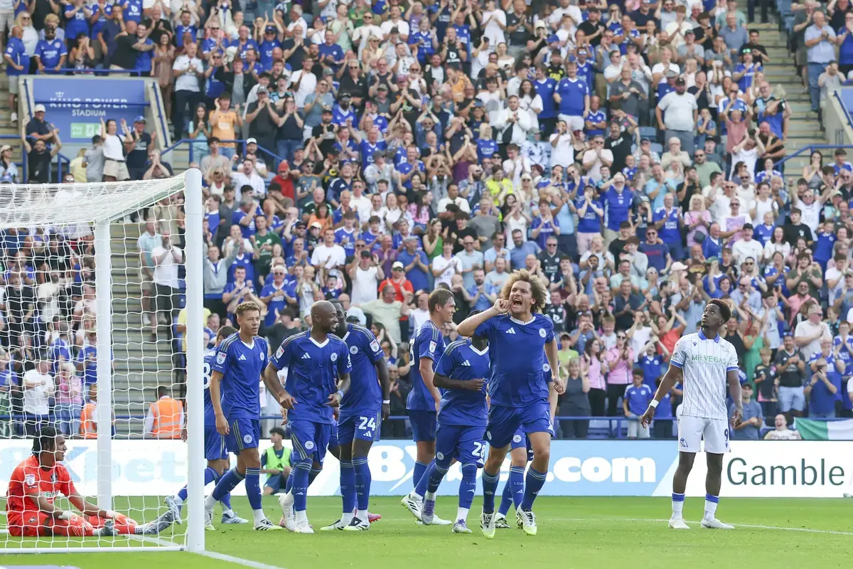 Russell Martin beri isyarat Wout Faes segera tinggalkan Leicester City musim panas ini