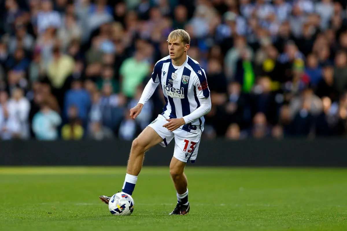 West Bromincar transfer permanen gelandang Manchester United Toby Collyer