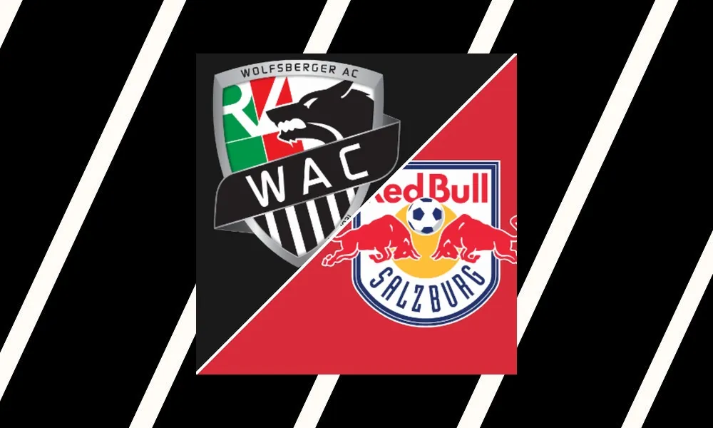Duel pemain Wolfsberger dan RB Salzburg di pertandingan Liga Austria di Lavanttal-Arena